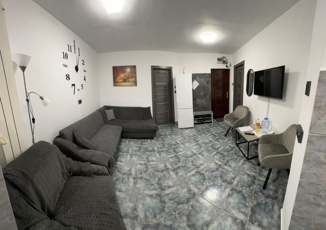 Ene Apart Oradea Free Parking Exteriör bild